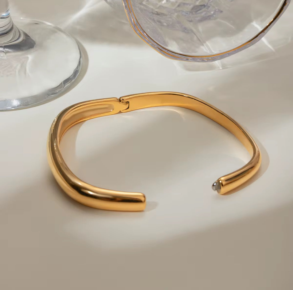 Stainless steel, 18K Gold Plated Buckle Bracelet
